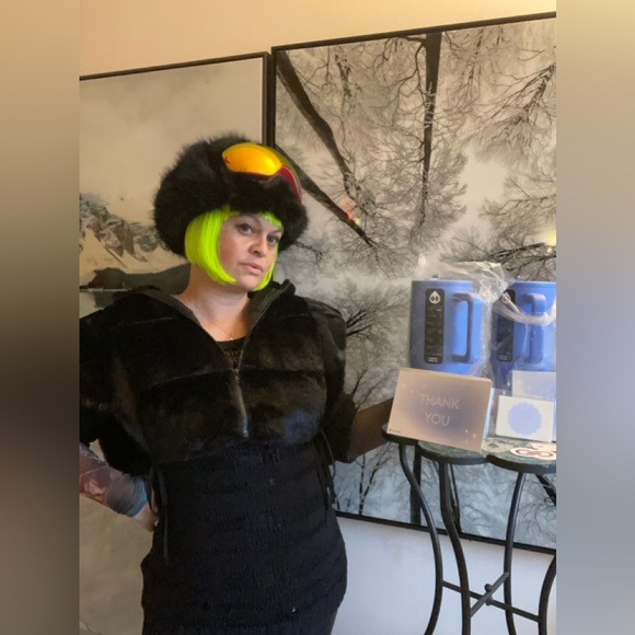 Come join me on a Poshmark live with Poshmark giveaways to celebrate Poshmark - Picture 1 of 11